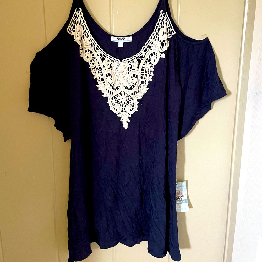 Harbor drive resort wear blouse w/ embroidered